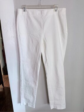 Chaus NY White Flat front ankle pant Size 8